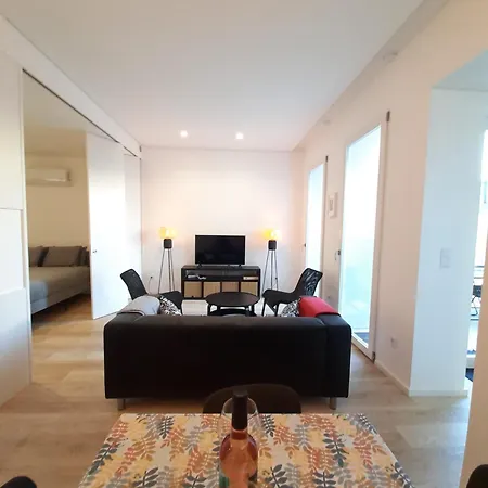 Walker House, 2-bedroom Flat, Garden - Downtown